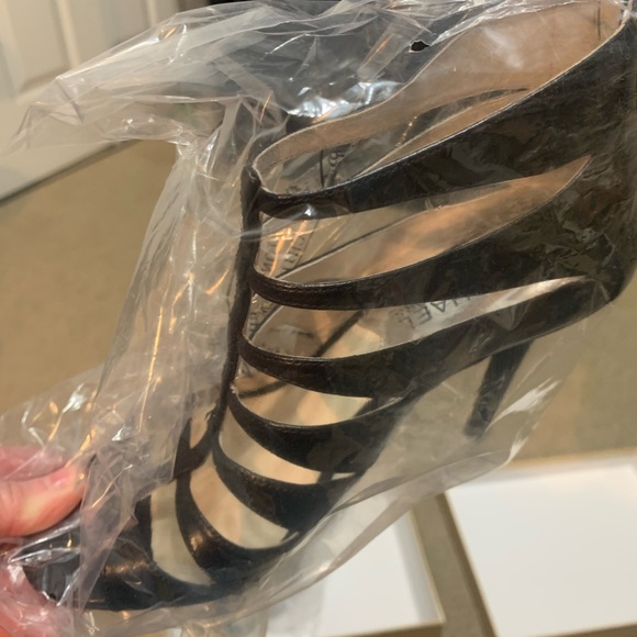 MICHAEL KORS Mavis Open Toe 5 1/2 black leather - Picture 7 of 7